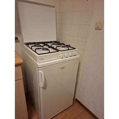 4 pits gasstel met deksel (evt. met tafelkoelkast)