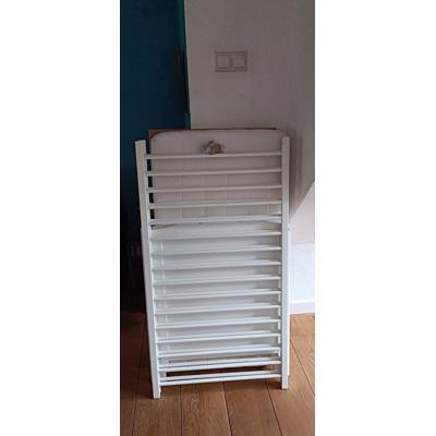 Wit ledikantje met nieuw matras