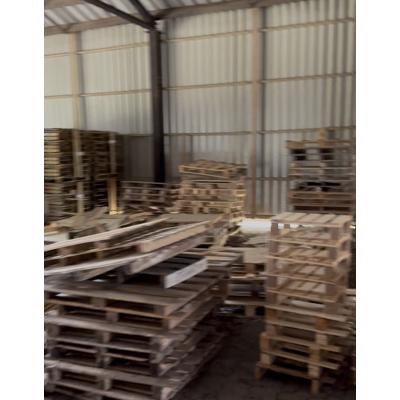 Kapotte Pallets van hout