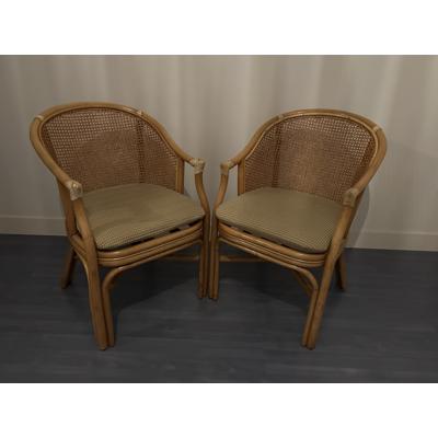 2 stoelen, soort rotan, lekker zitcomfort.