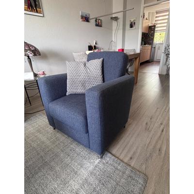 3-zitsbank en 2 losse stoelen in goede staat