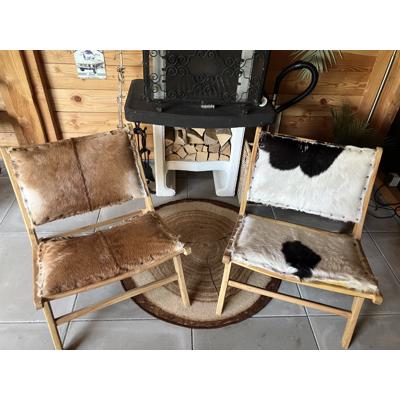 2 Teakhoutenstoelen met vacht