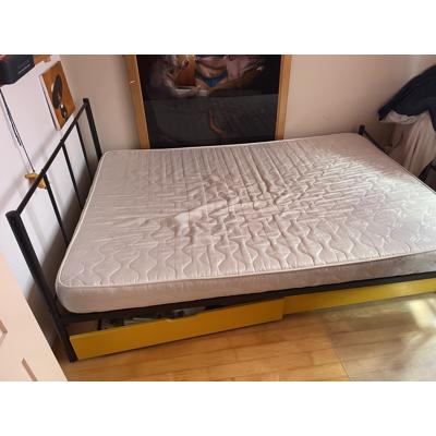 Bed met matras 140x 200 