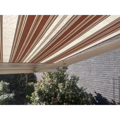 Elektrisch knikarm zonnescherm