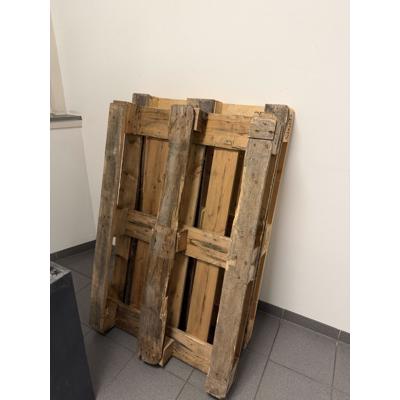 2 houten pallets 