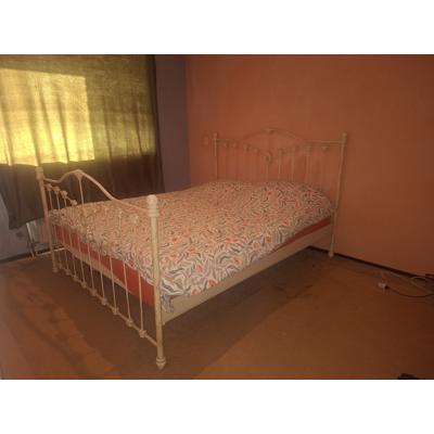 Twee persoonsbed met lattenbodems 160/200cm