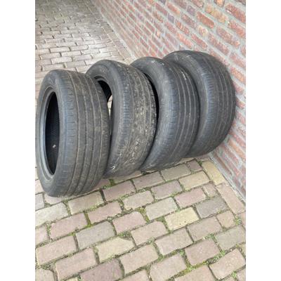 Vier banden 225/55/17 van Mercedes Vito