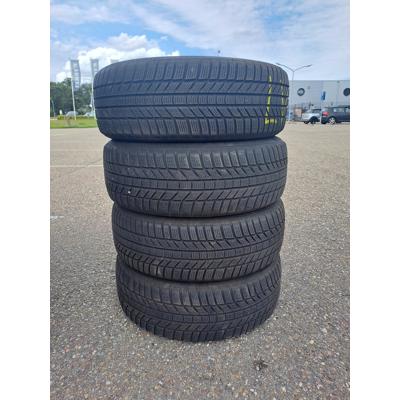 Set van 4 winterbanden Continental uit 2023 205/55/17