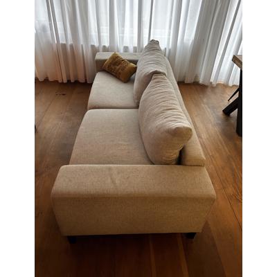 Lichtgrijze 2,5 zits bank