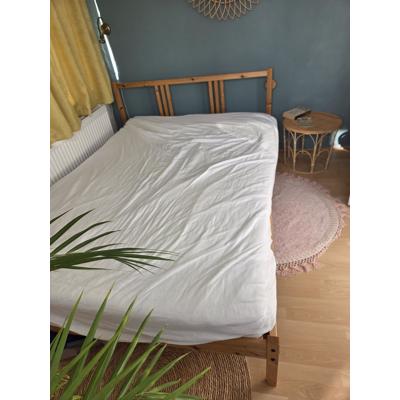 Houten bed met matras en topper