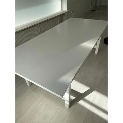 witte tafel (uitschuifbaar)