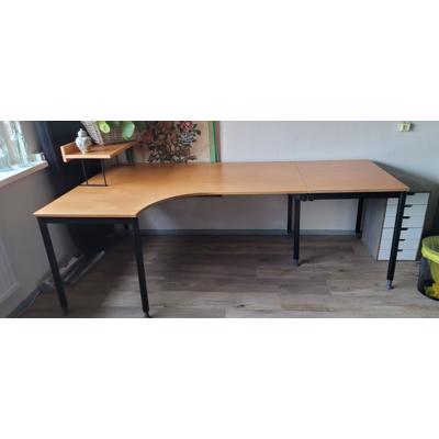 Heel stevig mooi bureau (uit elkaar gehaald) 