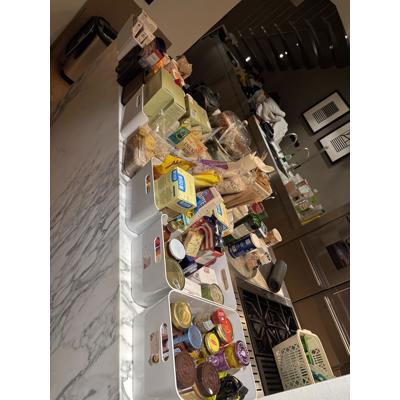 Ivm emigratie moet alles weg wat niet mee kan 