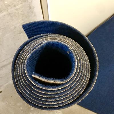 Tapijtrol Blauw 1:10 bij 2:20 meter