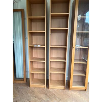 Drie IKEA Billy kasten, voor wie wil! 