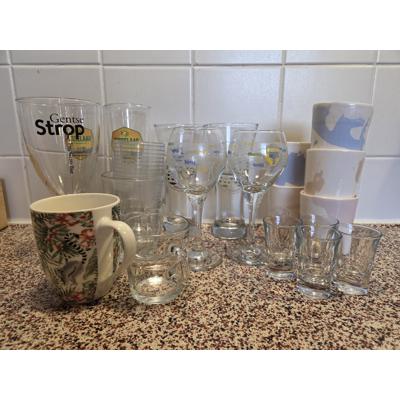 Diverse glazen/kopjes