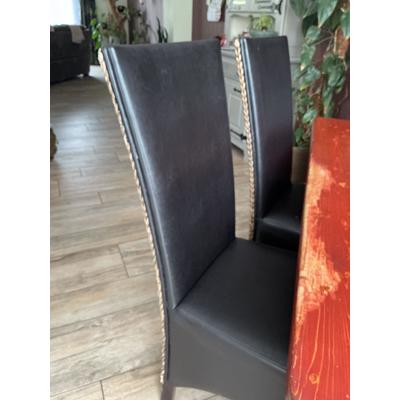 Gebruikte eethoek met 6 leuke stoelen