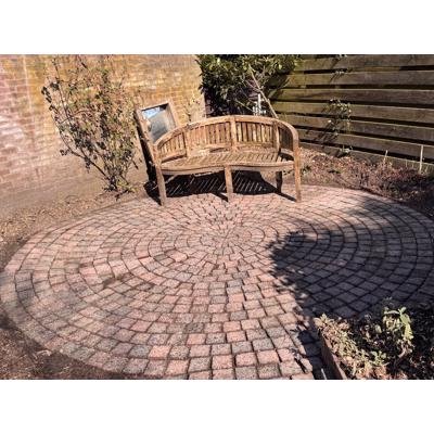 Klinkers gekleurd in cirkelvorm