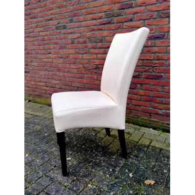Praktische tafel met 4 stoelen