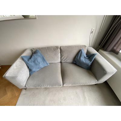 Grijze Nockeby bank in goede staat