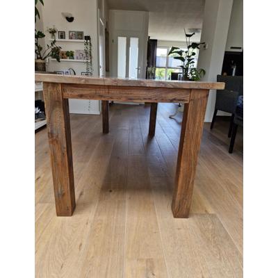 Robuuste houten eettafel 200x90x80