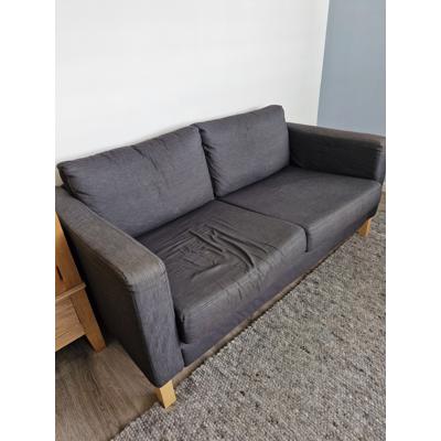 Mooie 2-zits bank donkergrijs Karlstad Ikea