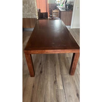 Massieve eettafel 