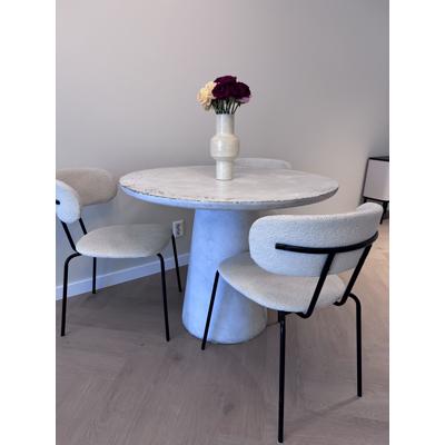 Ronde betonlook eettafel
