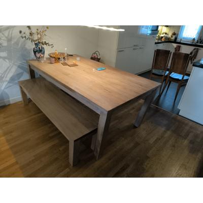 Eettafel met eetbank