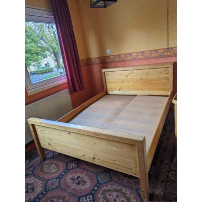 Handgemaakt vurehouten bed