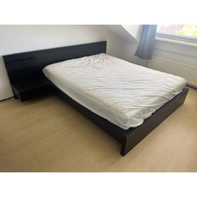 Bed 160 x 200  incl matras