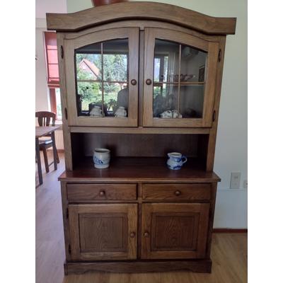 Kasten, salontafel, stoelen