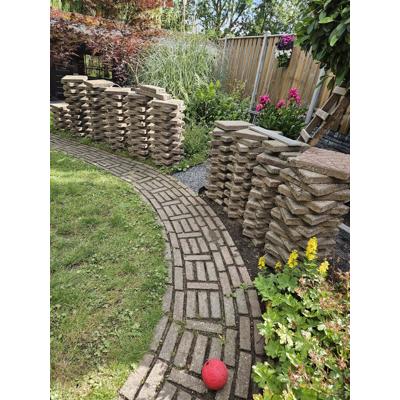 180 gebruikte stoeptegels 30 x 30