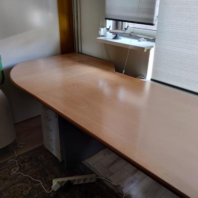 Bureau of hobbytafel: 2,43 cm lang 80 tot 100 cm breed en 75 breed