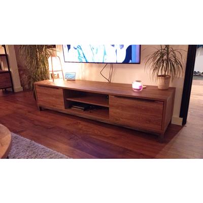Nette TV kast houtlook
