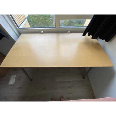 Bureau in hoogte verstelbaar
