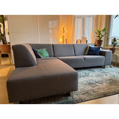 GRIJZE HOEKBANK – 270X200 CM BREED (GRATIS OPHALEN)