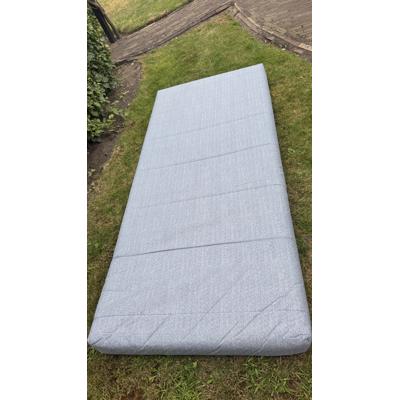 Bed 200/90, verstelbare lattenbodem en nieuw matras
