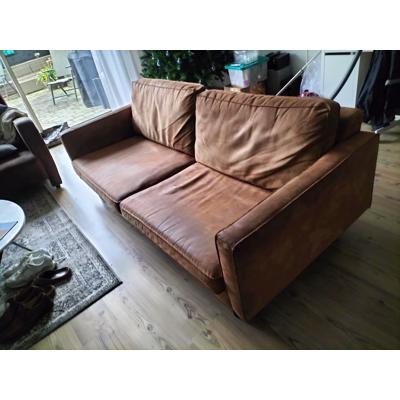 Stoere bruine industriële bank