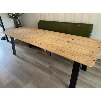 Steigerhouten eettafel (2,5 meter) met stalen poten