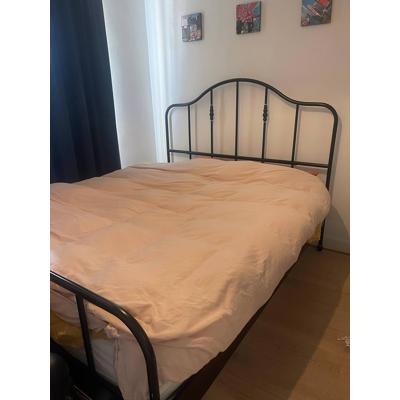 bed IKEA bedbodem en matras