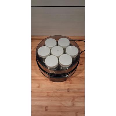 Yoghurt maker