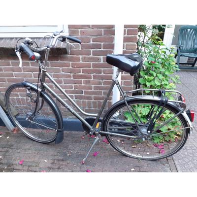 Hij is oud, met lekke band, maar valt op te lappen 
