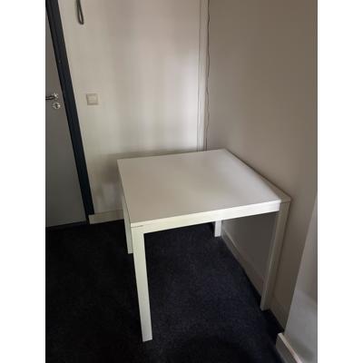 Gratis Witte eettafel/bureautafel (IKEA VIHALS)