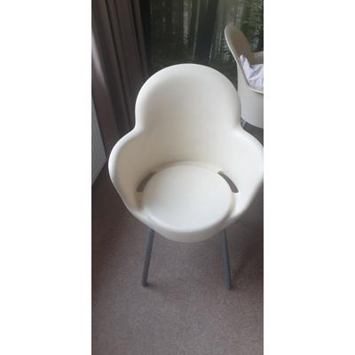 4 Kunststof stoelen Trendhopper beige 