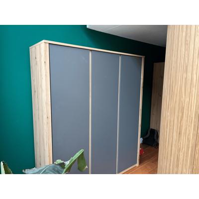 Kledingkast | 3-deurs | Grijs en Eiken | 166x53x197 cm