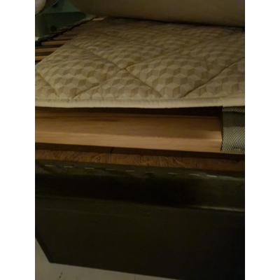 Twee lattenbodems,  frame en matras