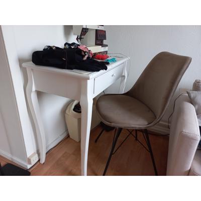 Klein bureau/ bijzettafel met lade