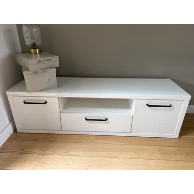 TV kast hoogglans wit, mooie handgreepjes