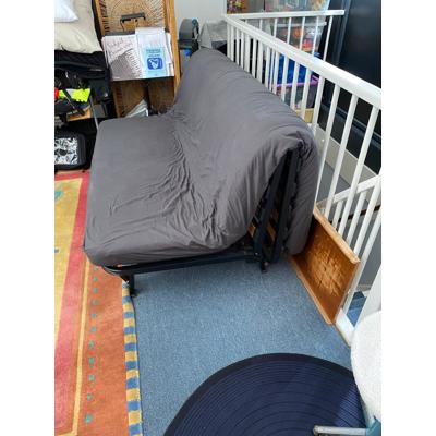 Mooie slaapbank, matras 140 x 200 cm